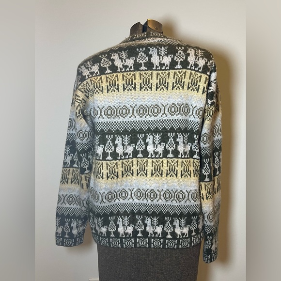 Alpaca Hand-knit Cardigan - Picture 3 of 4